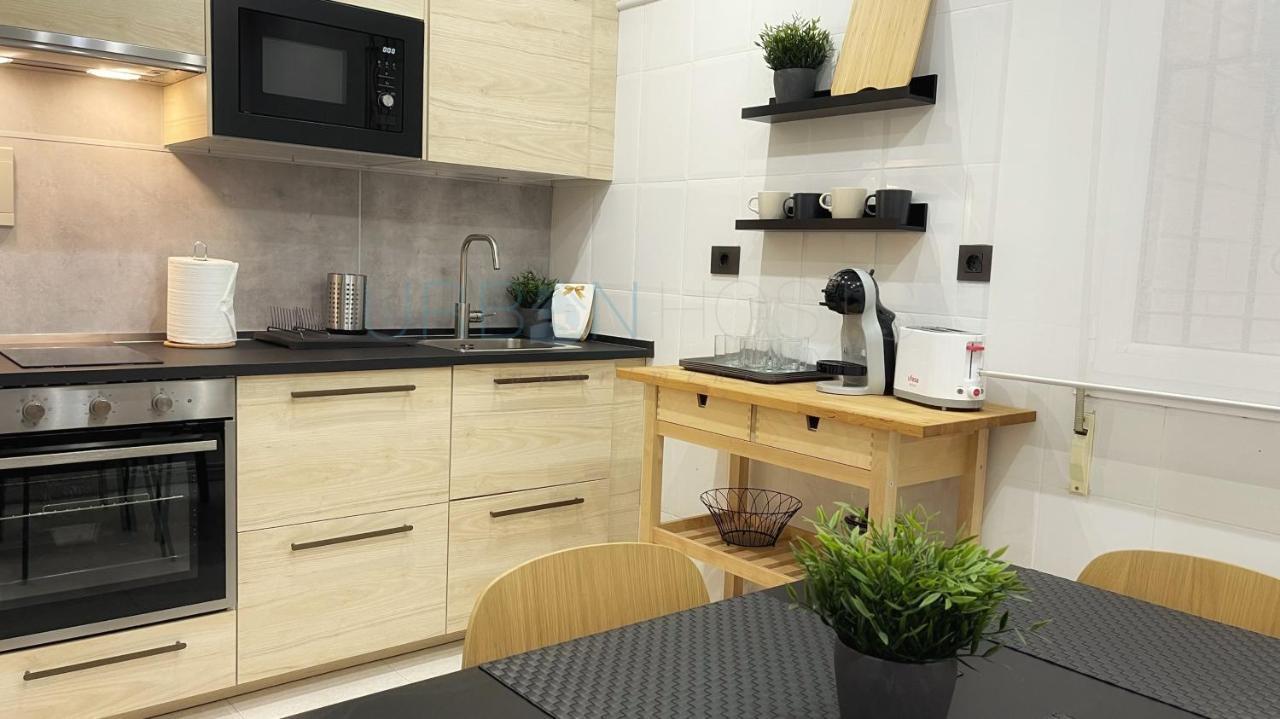 Vivienda Turistica Urbana En Santuchu, Comoda, Funcional Y Con Parking Μπιλμπάο Εξωτερικό φωτογραφία